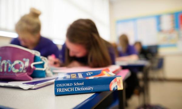 Report calls for compulsory foreign language lessons in schools
