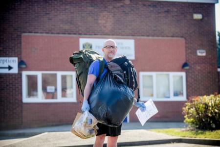 Teacher Delivers Free Meals to Over 100 Students